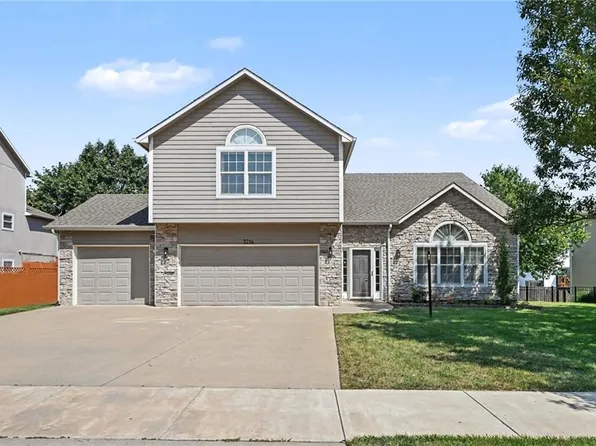 3214 Nottingham Ct, Lawrence, KS 66049