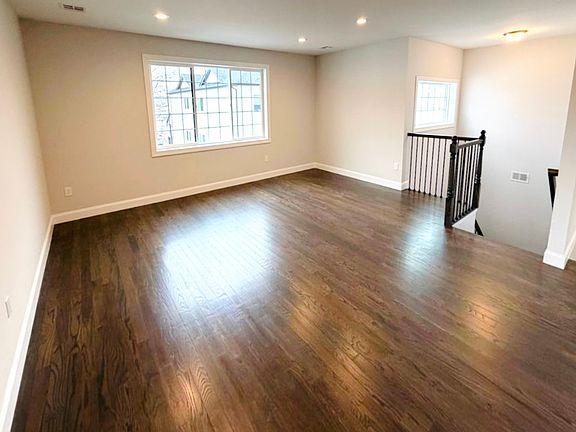 4th image of 19 Vulcan St #3-A