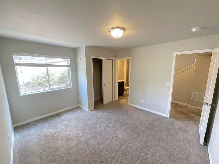 2053 Alperton Hts — Photo 9