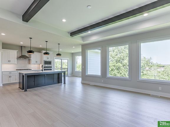 3rd image of 12388 Windsor Dr