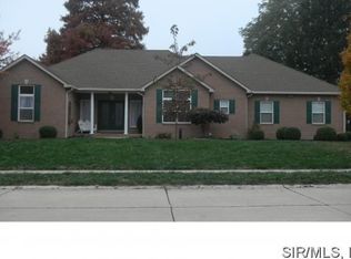 76 E Southcrest Cir, Edwardsville, IL 62025
