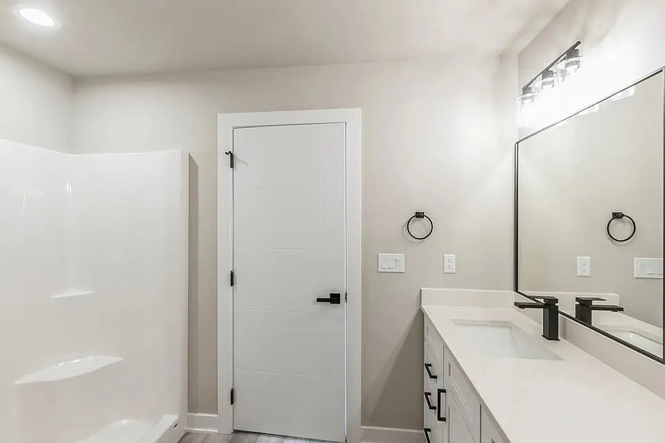 3 bed, 2.5 bath, 1664 sqft, $1,950 — Photo 3