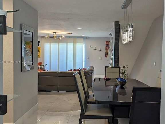 3rd image of 5923 Royal Way #5923