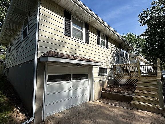 2nd image of 1227 Dickinson Rd