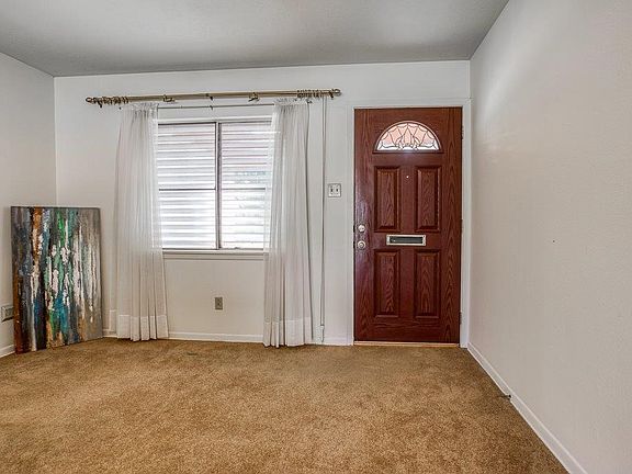 5th image of 1241 Denver St