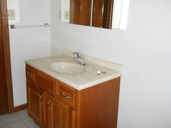 Bathroom vanity