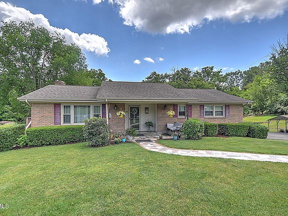 2nd image of 459 McArthur Cir