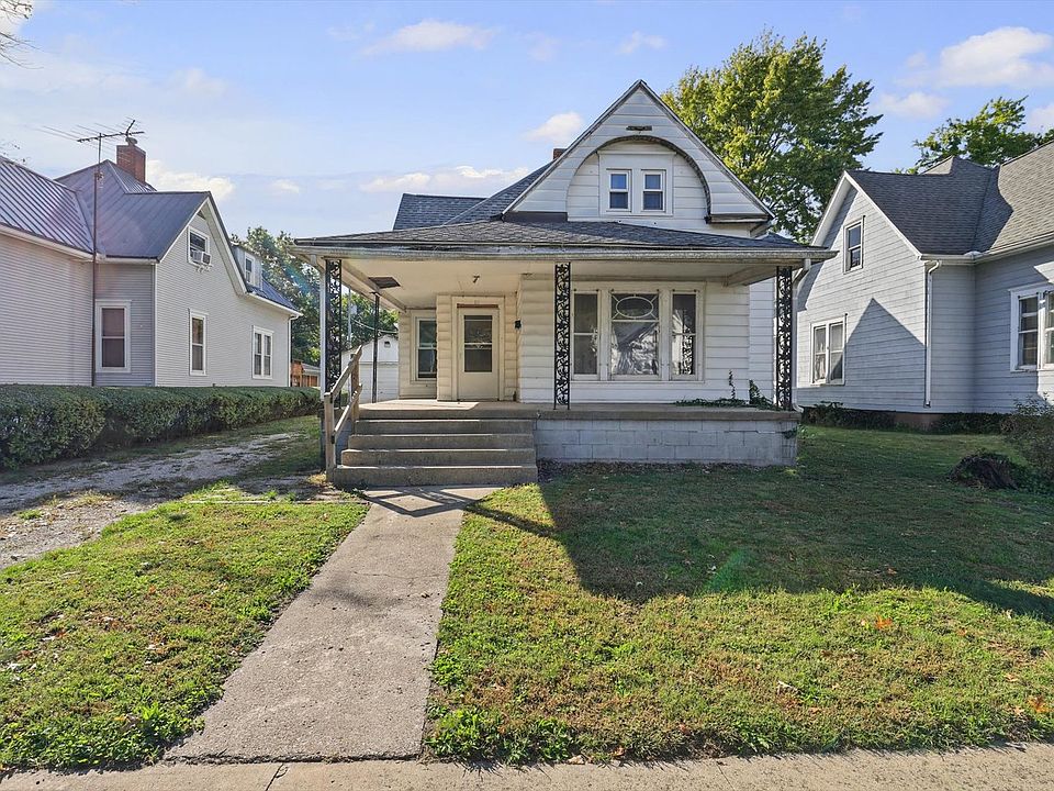 1st image of 10 N Oak St