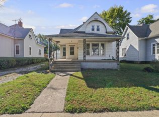 10 N Oak St, Villa Grove, IL 61956