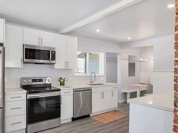 4th image of 6058 6th Ave NE