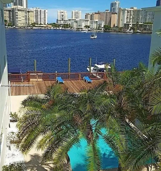 462 Golden Isles Dr #202 — Photo 3