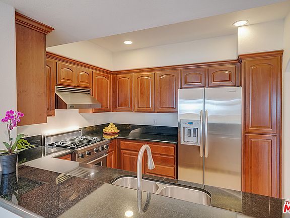 5th image of 12449 Kling St Unit 201