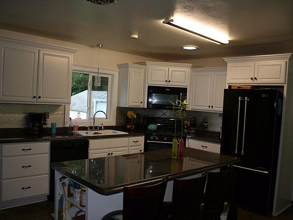 5th image of 414 Ladwig St