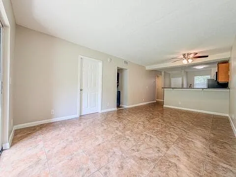 2109 Unit B — Photo 4