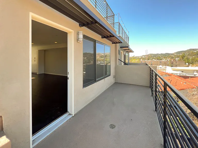 2926 Rowena Ave #2 — Photo 16