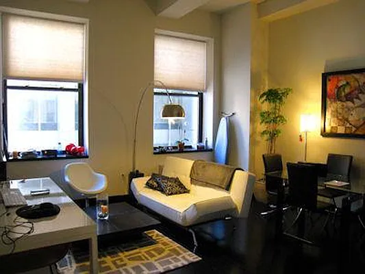 Rented by R New York | media 7