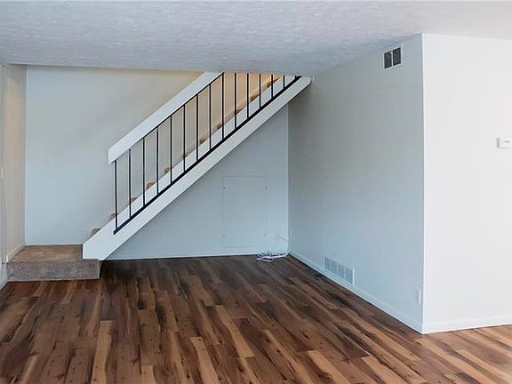4th image of 535 Tollis Pkwy