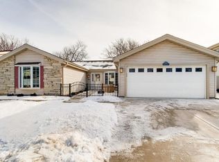 323 Loveland Dr, Glendale Heights, IL