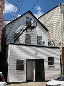 218 3rd St, Elizabeth, NJ, 07206