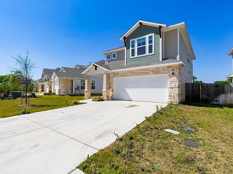 113 Riverhill Dr — Photo 2