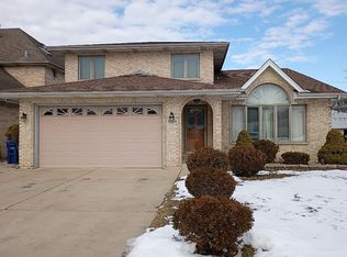 93 Melvina Ave, Oak Lawn, IL 60453