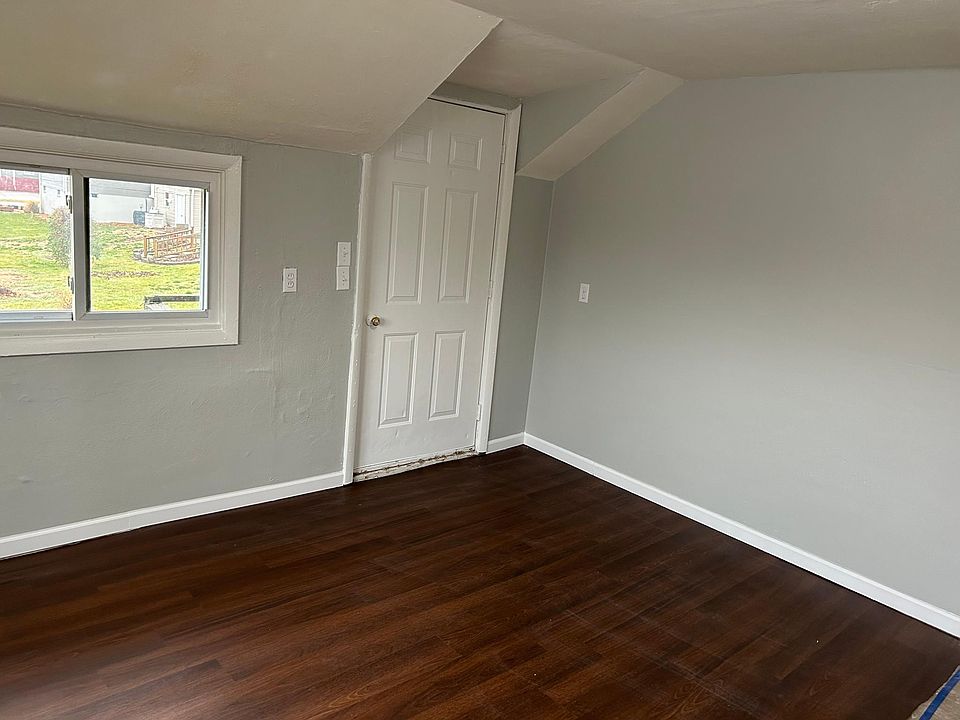 2nd image of 712 2nd St #D