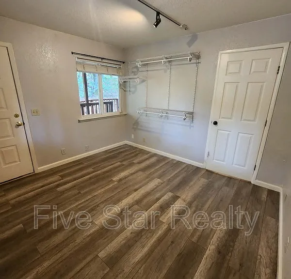 12896 Rices Crossing Rd #A — Photo 15
