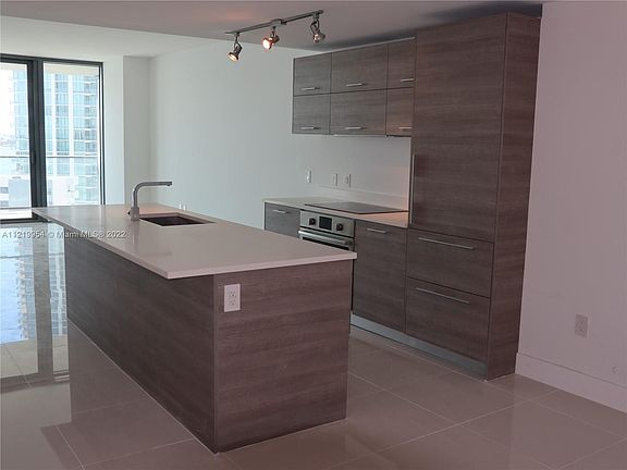 3rd image of 650 NE 32nd St Unit 1203