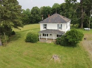 9016 County Line Rd, Charlotte Court House, VA 23923