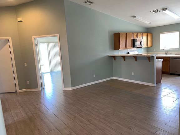 5th image of 830 Aurora Way