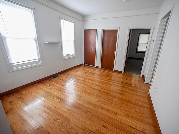 5th image of 80 Walnut St Floor 1