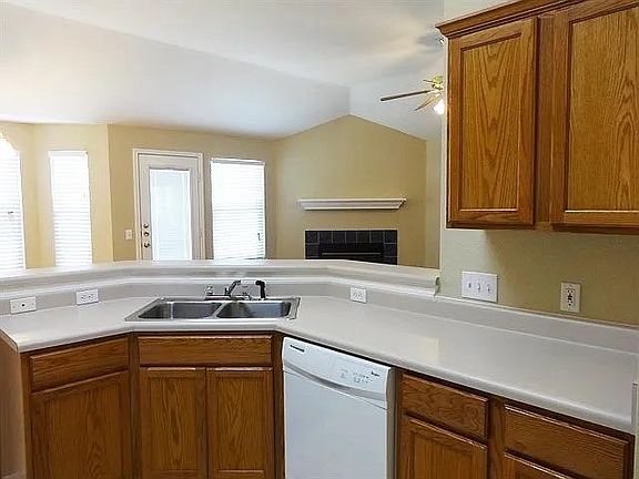 2nd image of 303 Hickory Tree Dr