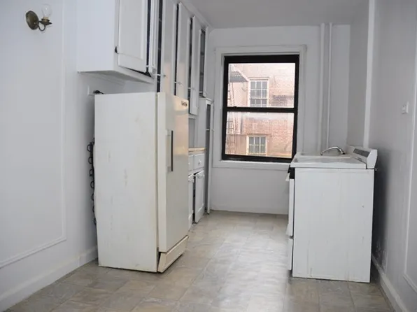 504 Grand Street image 1 of 4