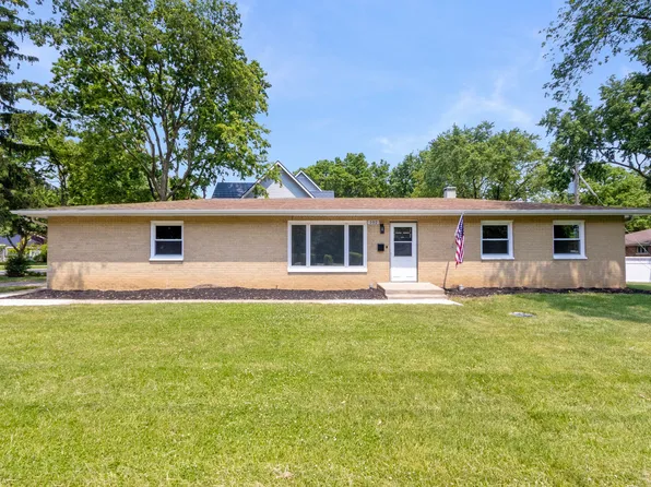 102 Pembroke Ave, Joliet, IL 60433