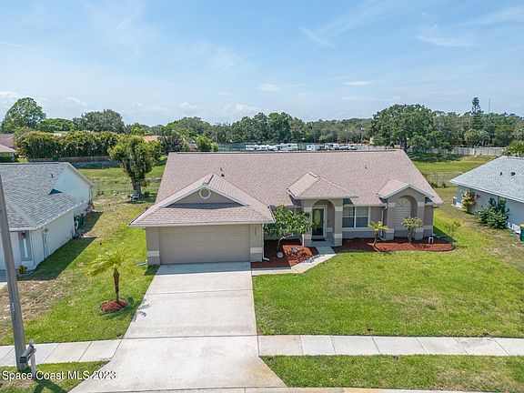 3rd image of 3508 Egret Dr