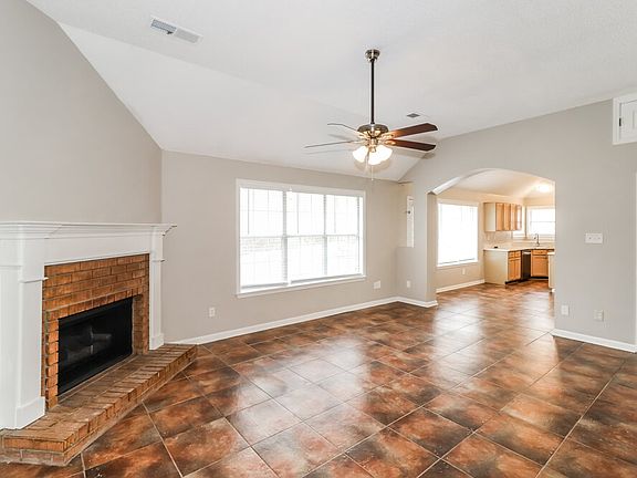 4th image of 8648 Tropicana Dr N