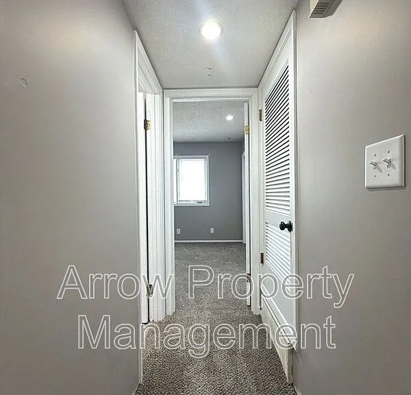 2110 J St #7 — Photo 6