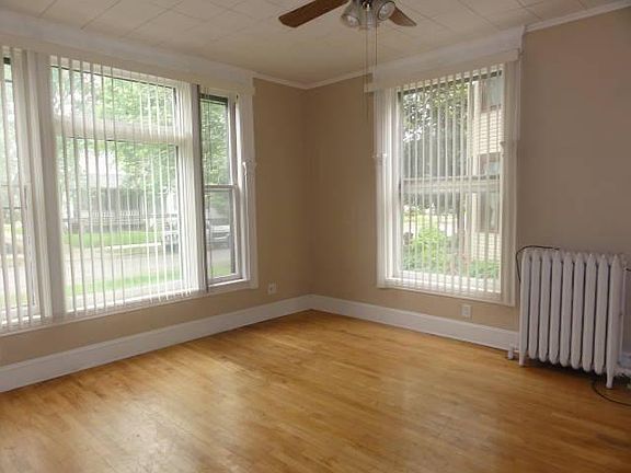 Living room (prior to last tenant and prior to new gray paint)