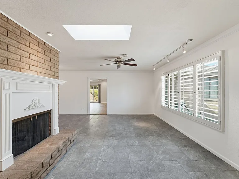 2051 E Hermosa Dr — Photo 22