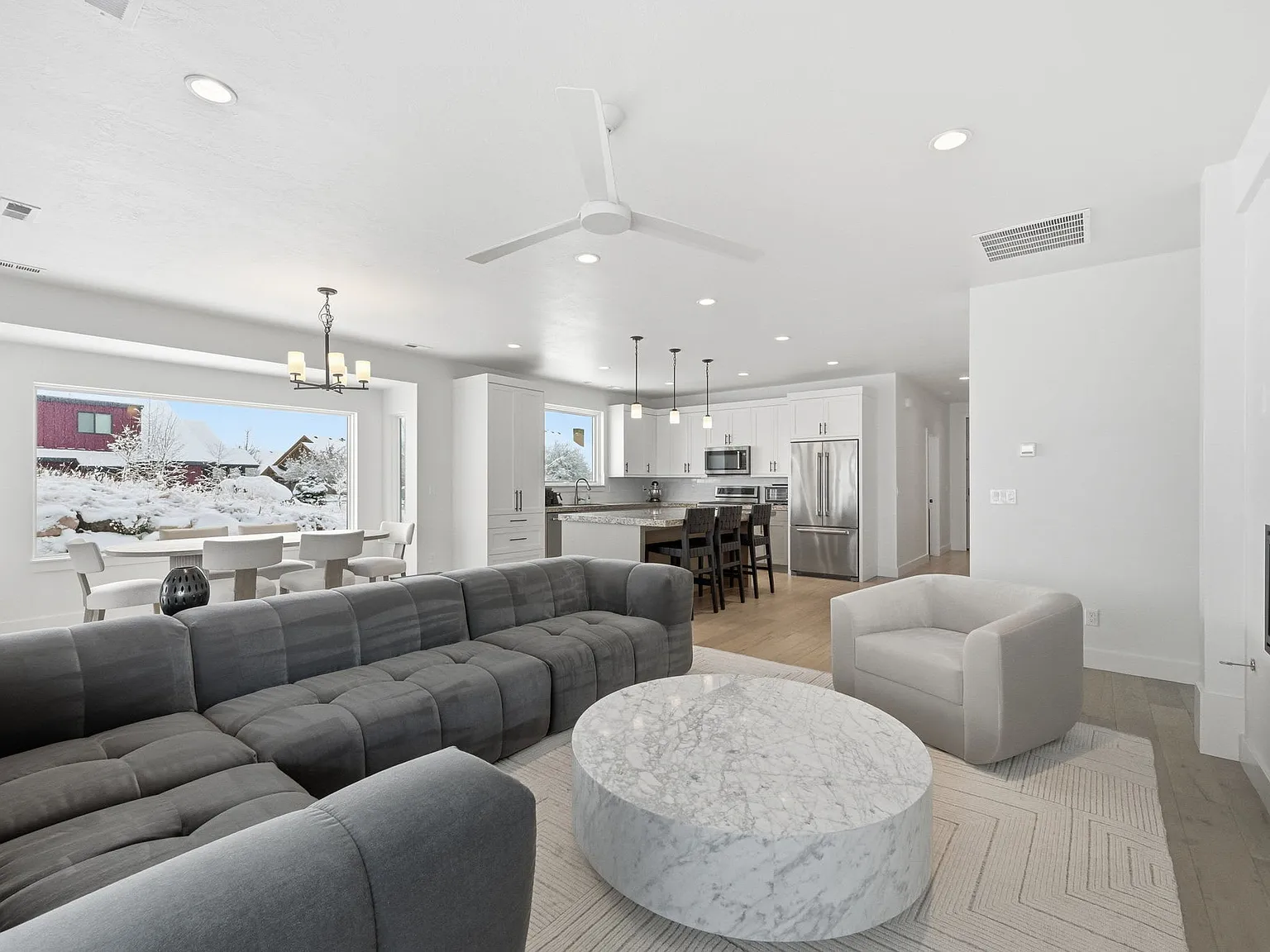 3 bed, 1800 sqft, $4,500 — Photo 3