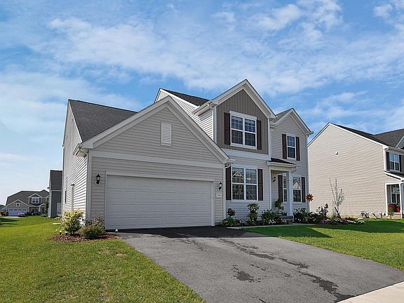 3rd image of 384 Saddlebred Cir
