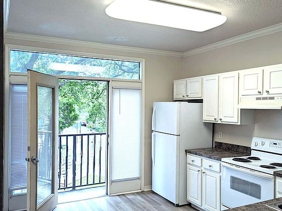 2nd image of 911 N Orange Ave APT 212