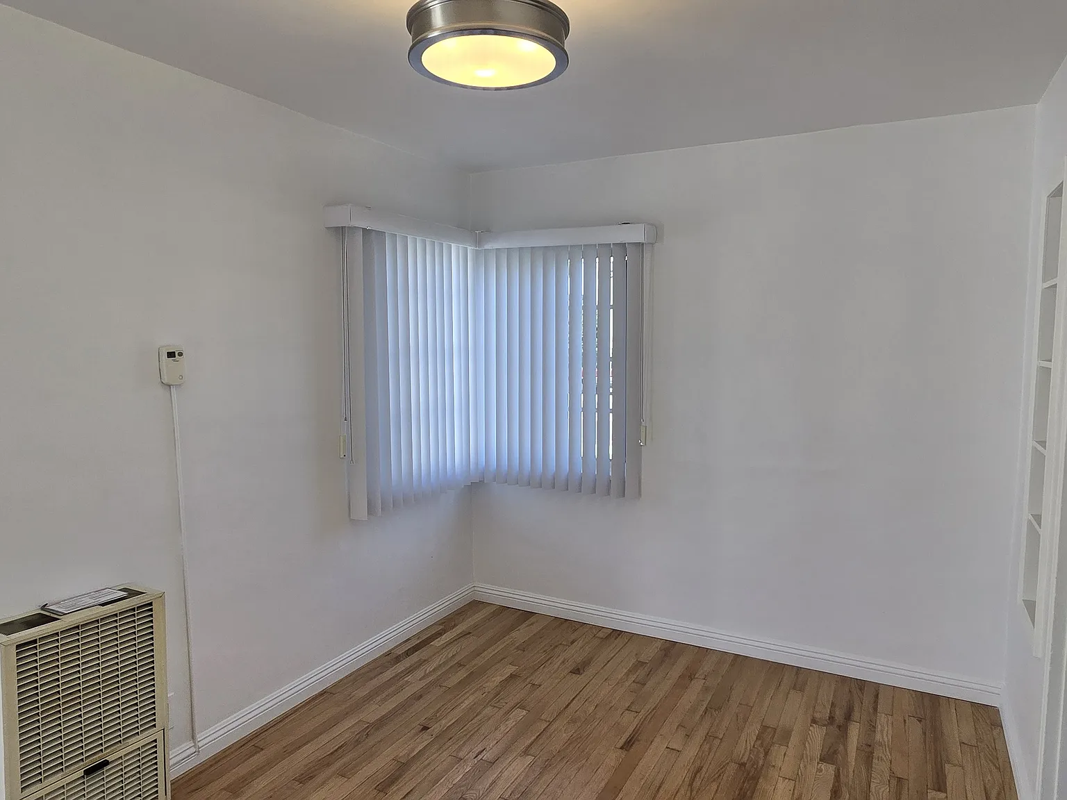 Sunset Park Apartments — Photo 4