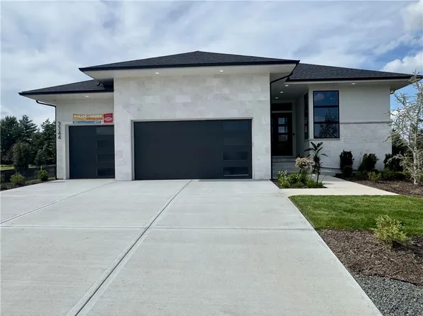 3344 W 133rd Ter, Leawood, KS 66209