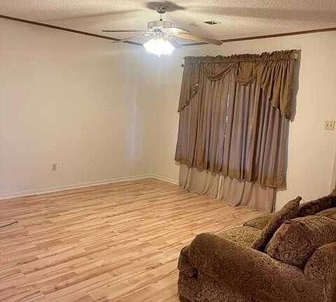 2nd image of 701 Kennedy Dr