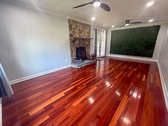 3rd image of 17 Kingsbury Rd