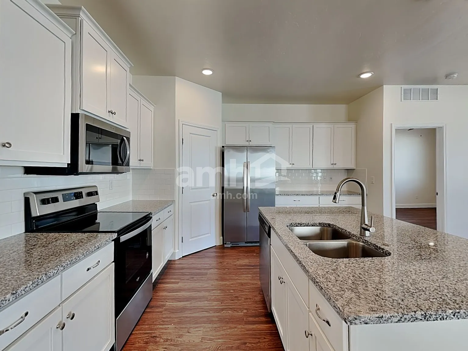 3 bed, 2.0 bath, 1721 sqft, $2,625 — Photo 3
