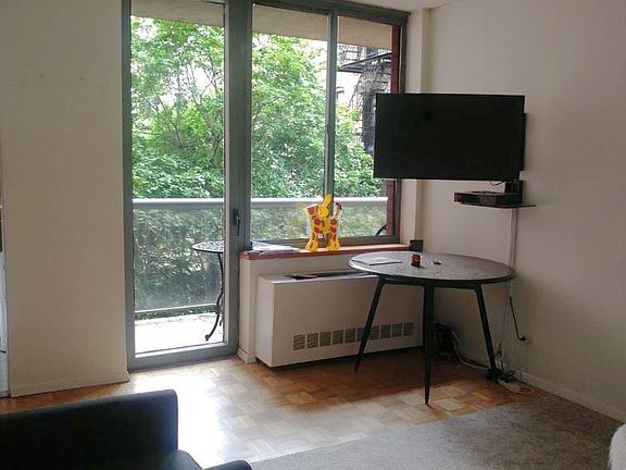4th image of 127 E 30th St APT 7A