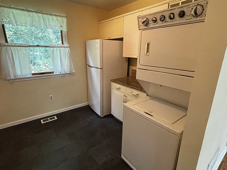 11503 Belair Rd — Photo 6