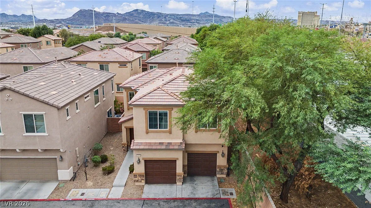 3 bed, 2.5 bath, 1511 sqft, $1,800 — Photo 4